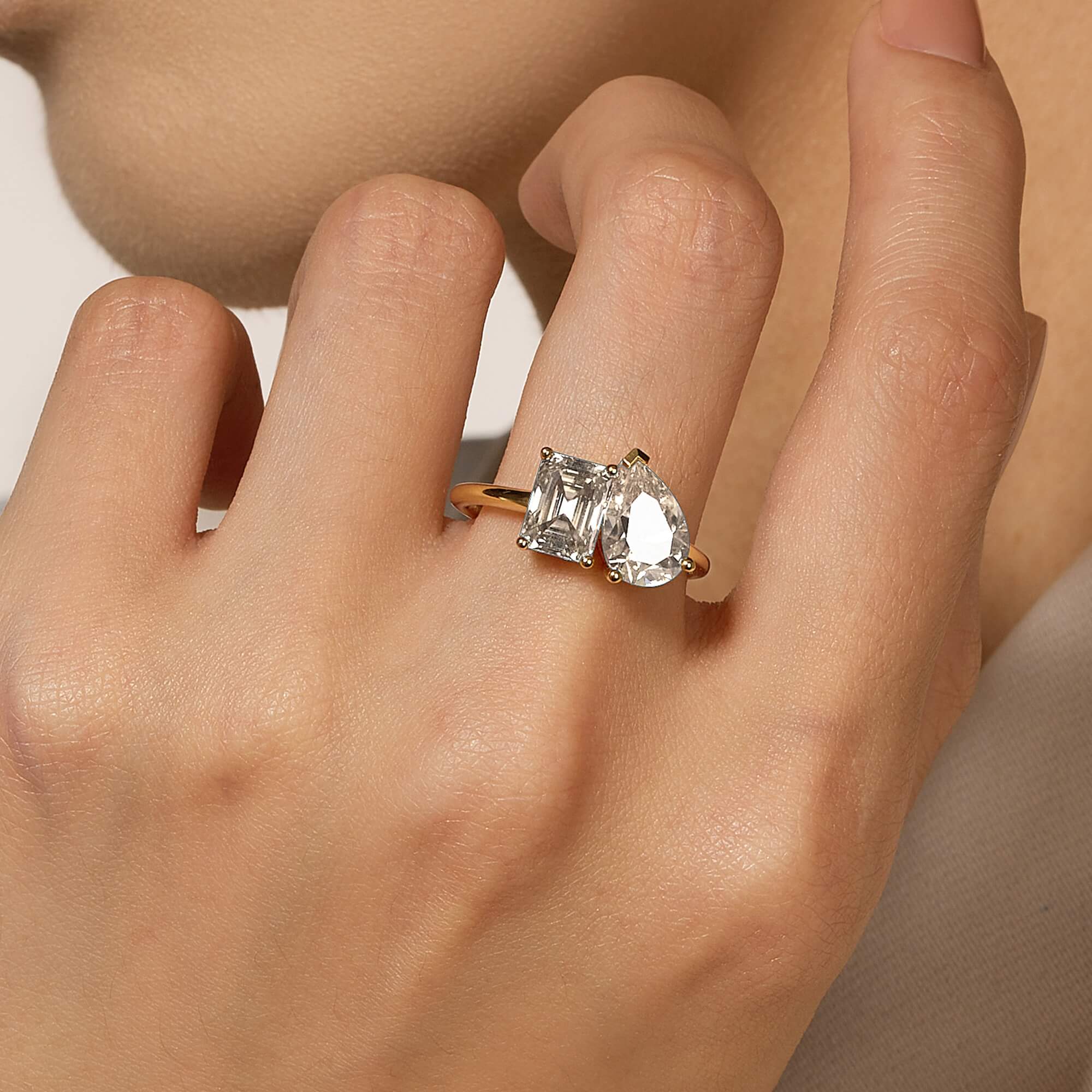 Emerald and Pear Moissanite Toi et Moi Ring - Image 8