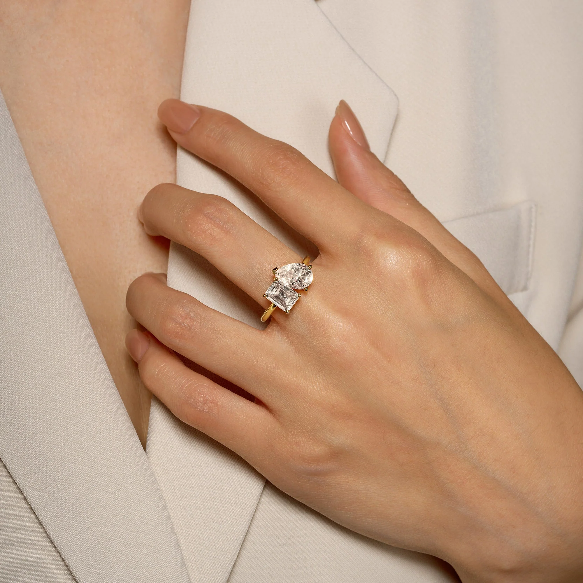 Emerald and Pear Moissanite Toi et Moi Ring - Image 9